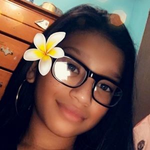 Meet your Posher, Nora